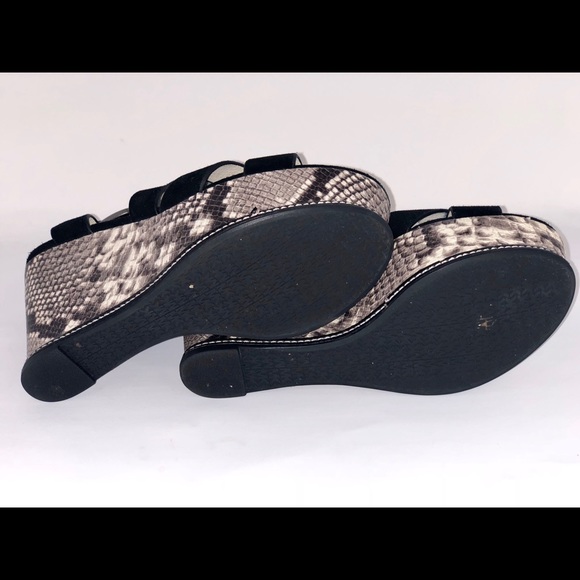 Michael Kors wedge sandal - Picture 4 of 4